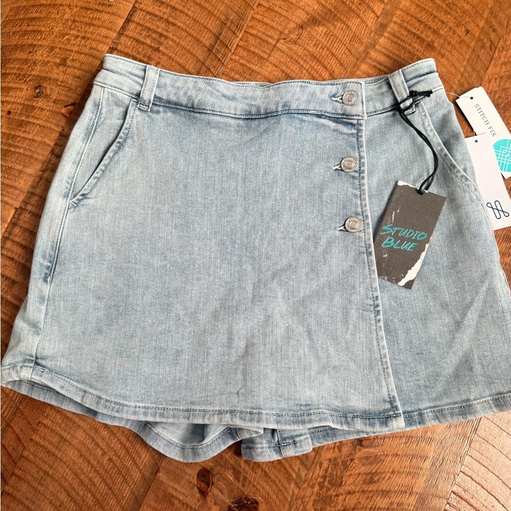 Studio Blue Women's Light Denim Skort